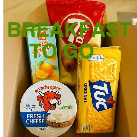 מלון דירות Dona Premier 3*