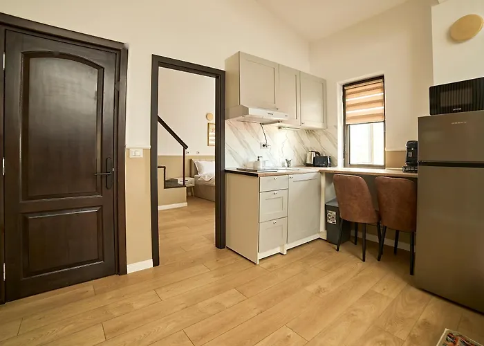 Dona Premier Aparthotel 3*