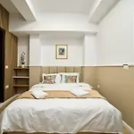 Dona Premier アパートホテル 3*